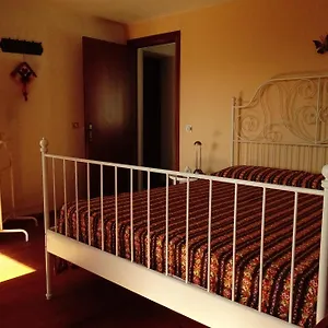 https://la-casetta-di-elsa.hotelinveneto.com