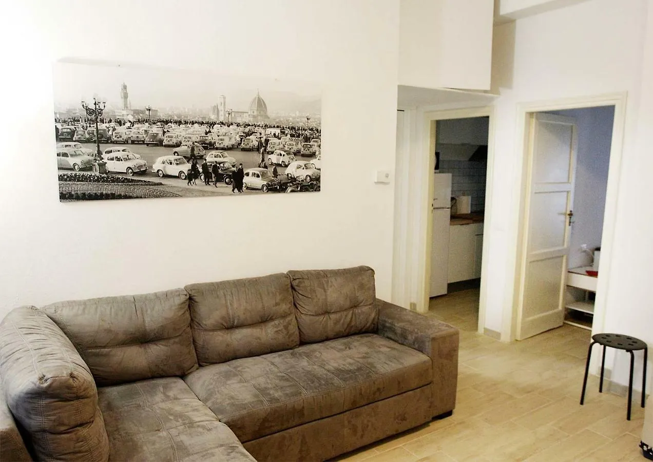 Twelveholly Apartment Florencie 0*,  Itálie